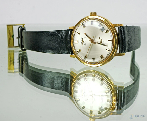 Longines Ultra-Chron, orologio da polso con cassa in oro giallo, movimento automatico e cinturino in pelle.