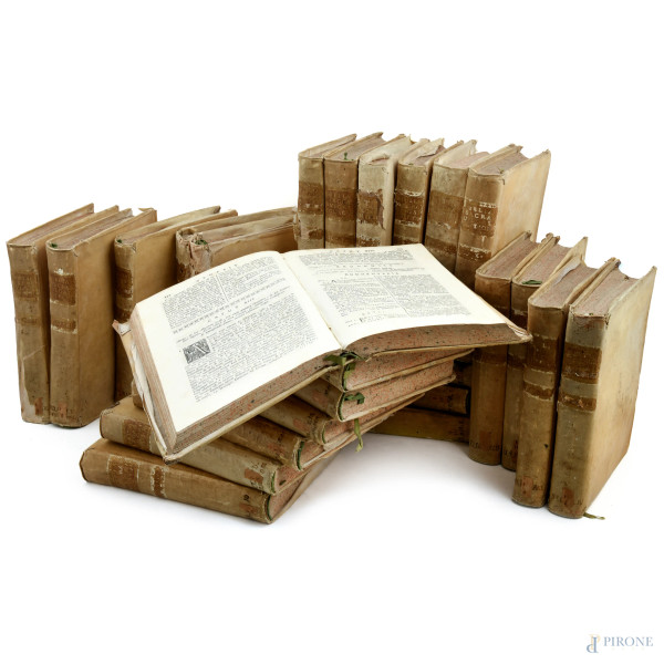 Lotto di tre candelieri in materiali diversi,XX secolo, altezza massima cm 20,5, (segni di usura, dif [..]