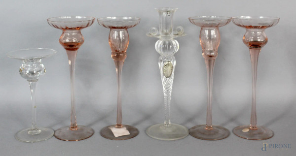 Lotto composto da sei candelieri in vetro, altezza max. 25 cm.