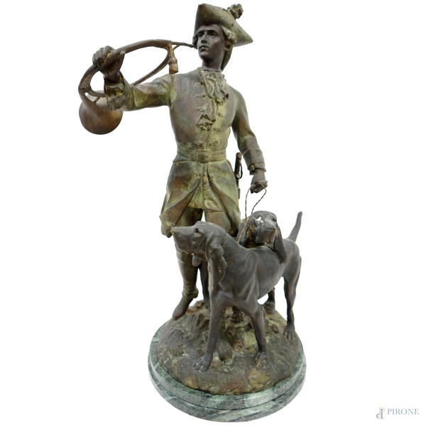 Gruppo in bronzo raffigurante la caccia alla volpe, da un'originale di HIPPOLYTE MOREAU E PROSPER LECOURTIER, firmata, base in marmo verde, altezza cm 69