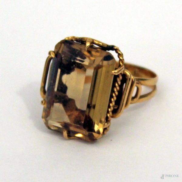 Anello in oro 18 kt. con topazio, gr.6,8