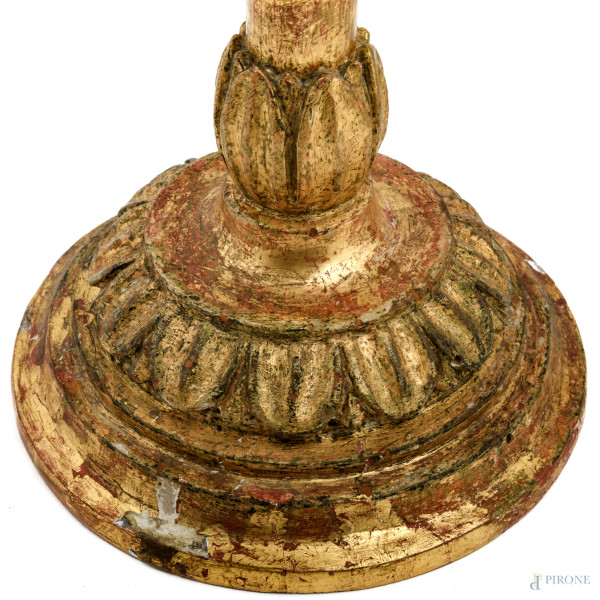 Coppia di portaceri in legno dorato in stile Luigi XVI, misura massima altezza cm, (segni di usur...