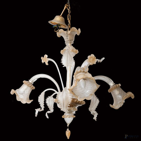 Lampadario in vetro Murano a quattro luci, XX secolo, cm 75x75 ca., (segni di usura, mancanze, difetti)