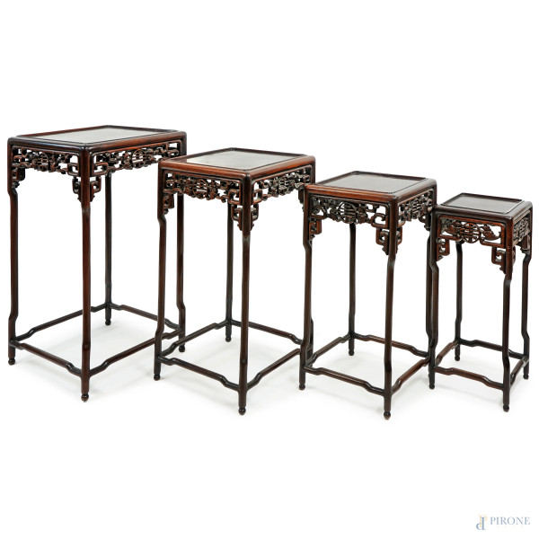Quattro tavolini a nido, Cina, XX secolo, misure max cm 75x42x42