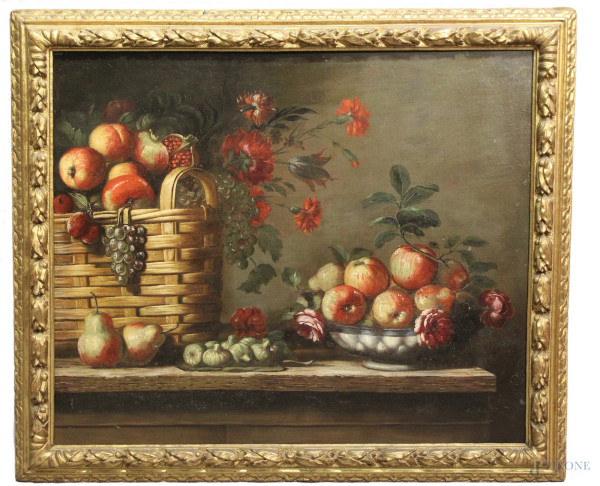 Cesta con frutta e fiori, dipinto ad olio su tela del XVIII sec., cm 80 x 93, entro cornice.