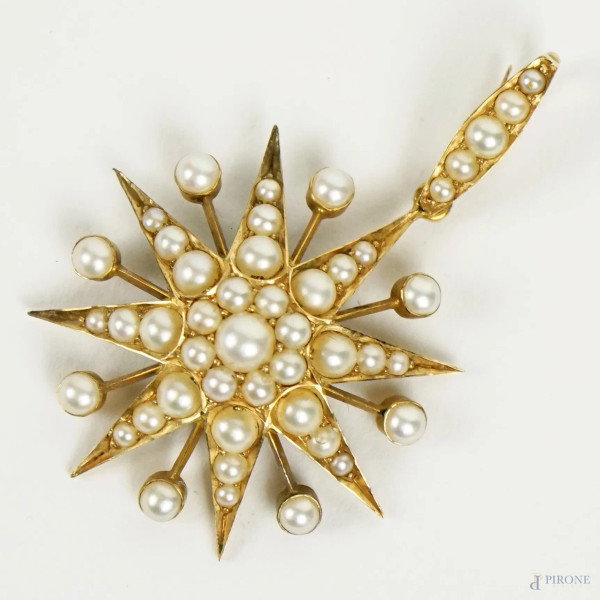 Ciondolo a stella in oro 18 KT con perle, cm 5x3,5, peso gr.11,6