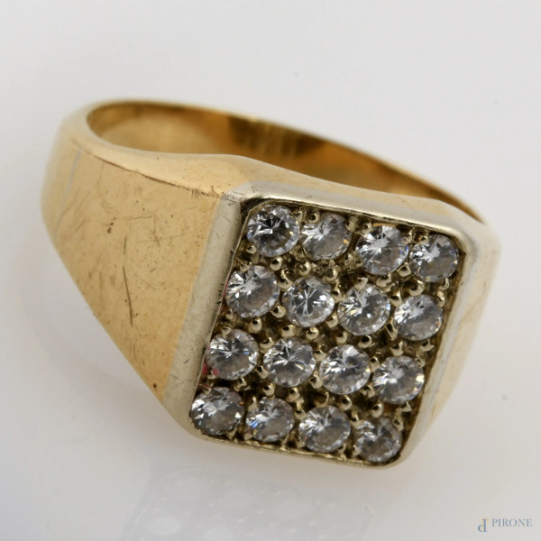Anello in oro 18 kt con brillantini, misura 16, peso gr 7,5