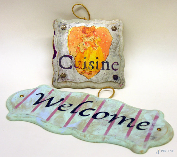 Welcome e Cuisine, Coppia pannelli di benvenuto designe stile Shabby -Chic, acrilici e collage su tavola sagomata, cm 35x17 e 17x17.