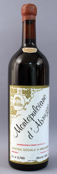 Montepulciano d&#39;Abruzzo, bottiglia lt. 3,780 del 1982.