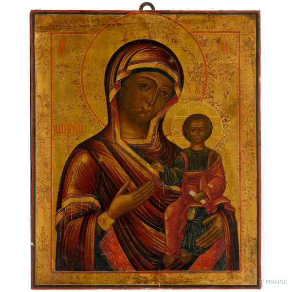 Icona ortodossa raffigurante Madonna con Bambino,  XIX secolo, tempera su tavola, cm 45x36,5 entro cornice, (usura del tempo, lievi cadute di colore)