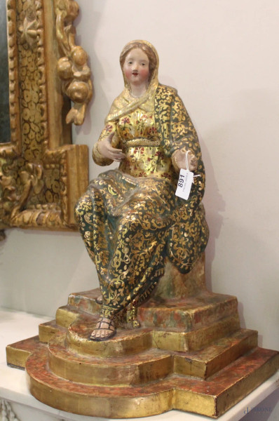 Madonna, scultura in cartapesta dorata e dipinta, base in legno, XVIII sec., H 50 cm (mancante di un dito).