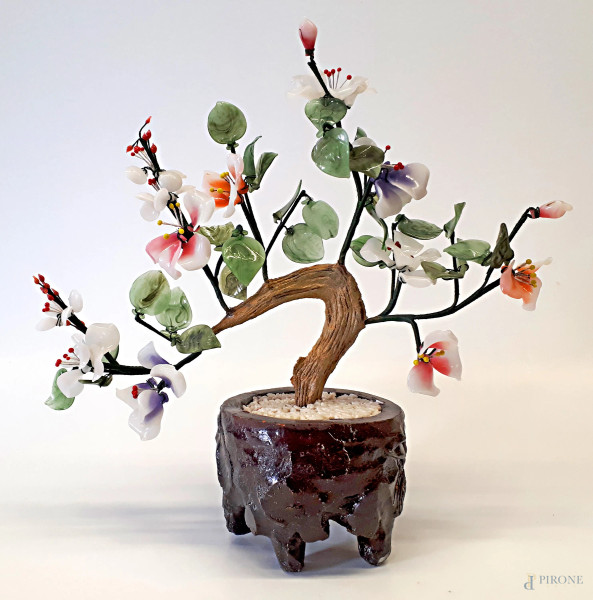 Bonsai realizzato con mix di pietre burattate in varie tonalit&#224; di colore, arte orientale, altezza cm 35 circa