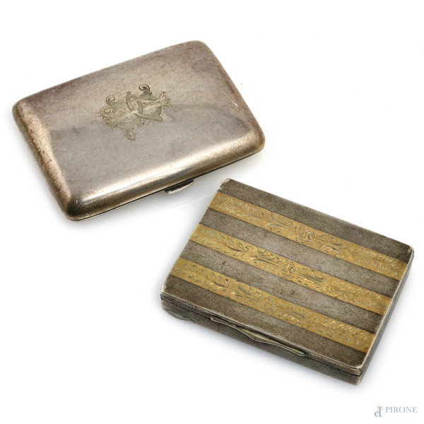 Lotto composto da due tabacchiere in argento, XX secolo, misure massime cm 8,5x6,5, peso complessivo gr  148