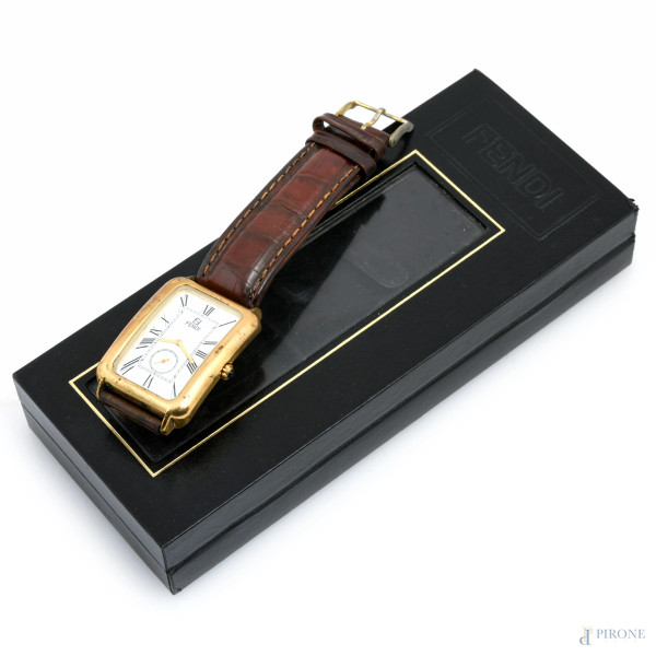 Orologio Fendi al quarzo con cinturino in cuoio marrone, misura cassa 3x4, lunghezza cinturino cm 23, (segni di usura, graffi, screpolature, difetti, da revisionare)