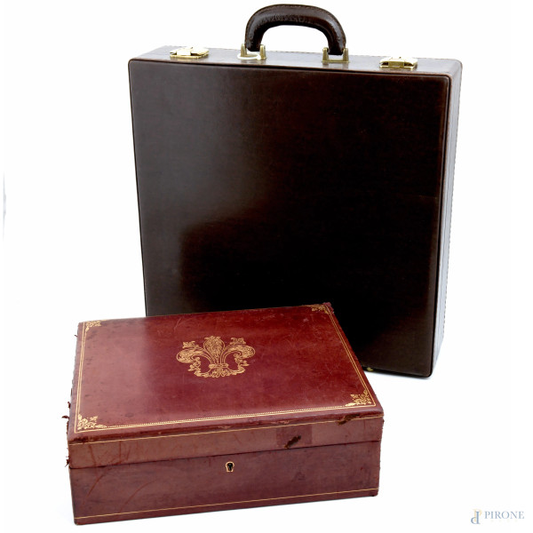 Lotto composto da cofanetto e valigia in cuoio fiorentino, XX secolo, misura massima cm 11x41,5x11