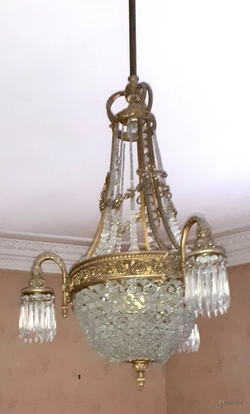 Lampadario a tre luci in bronzo e cristallo, XX secolo