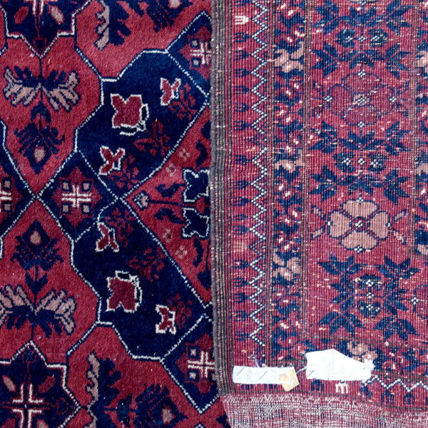 Tappeto, cm 134x172, (segni di usura)