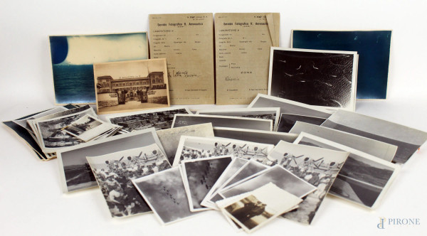 Lotto composto da 65 fotografie d'epoca, 2 negativi e 2 cartoline, anni '30/'40