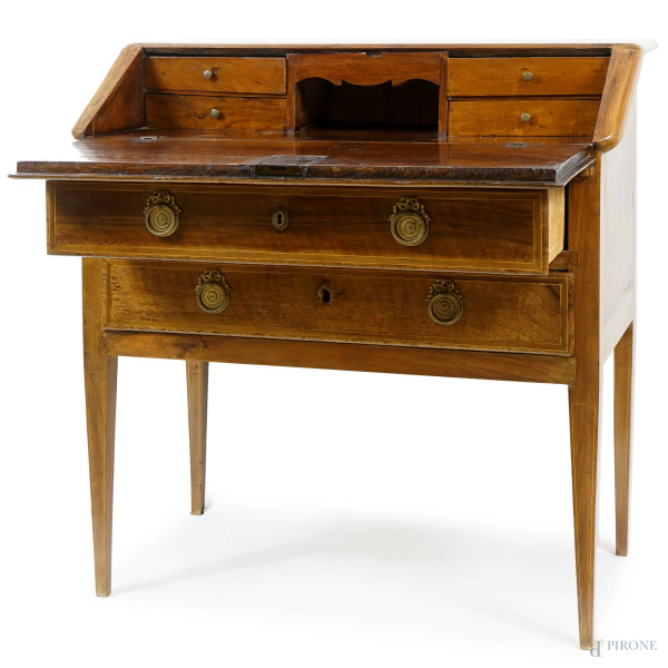 Mobile a ribalta impiallacciato in legno di noce con decori a intarsio in varie essenze, finiture...