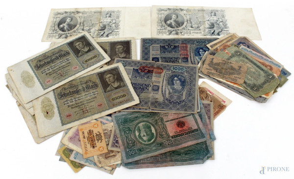 Lotto di cinquantacinque cartamoneta di paesi diversi, inizi XX secolo.