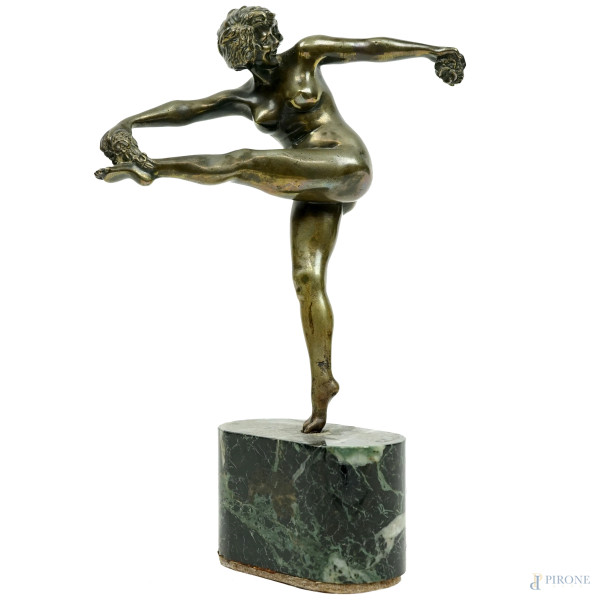 Ballerina, scultura in bronzo, cm 17x14, base in marmo, firmata, (segni del tempo).