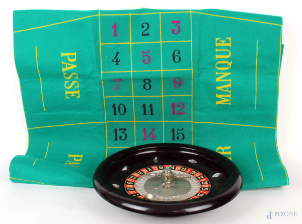 Roulette da tavolo, in bachelite nera e metallo, diametro cm 35.