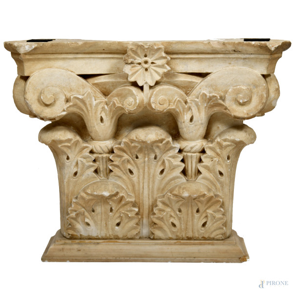 Tavolo composto da coppia di capitelli e piano in cristallo, XX secolo , cm 53x120x120, (segni di...