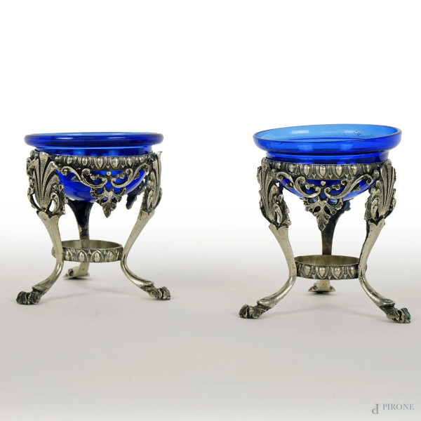 Coppia di saliere in argento, vaschette in vetro blu cobalto, cm h 6, peso gr.83