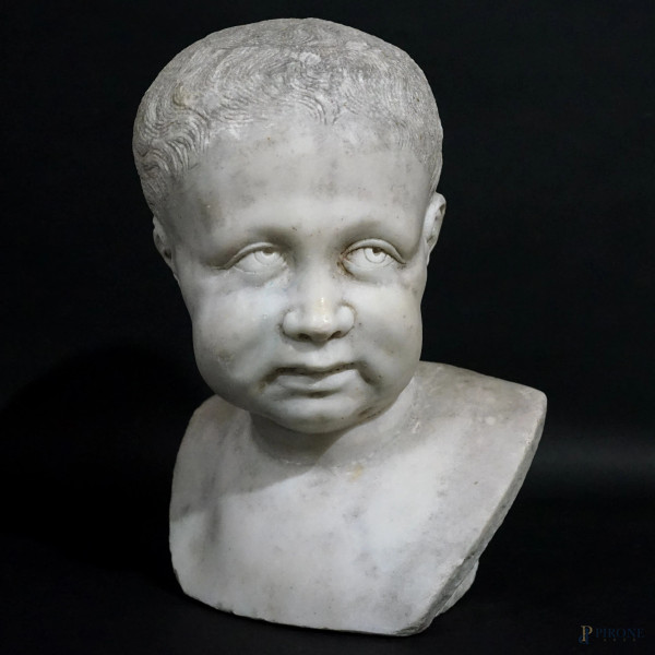 Scultore del XIX secolo, Busto ritratto di bambino, scultura in marmo bianco, cm h 30x20x13.