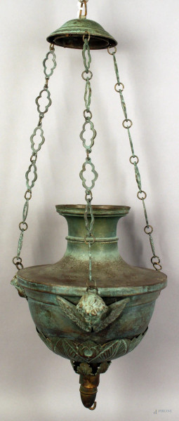 Lampada votiva in metallo, altezza 30 cm, XIX secolo.