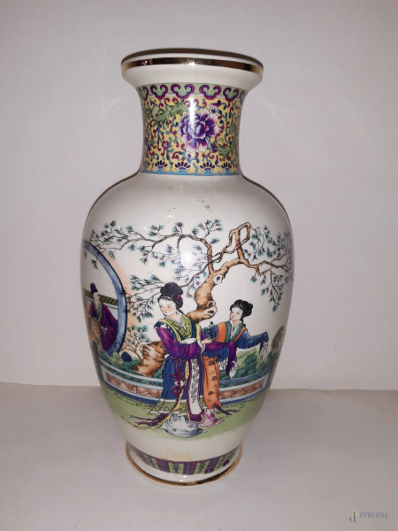 Vaso orientale in porcellana marcata, (difetti), h 30cm.