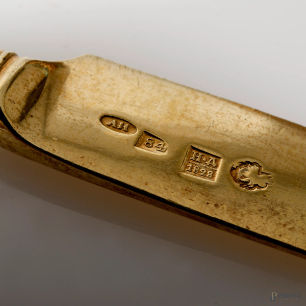 Servizio in argento vermeil, bolli russi "1828", peso 1380 al netto dei coltelli