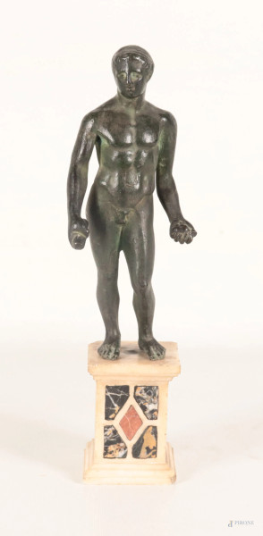 Apollo di Piombino, XIX-XX secolo, scultura in bronzo su base in marmi vari, altezza scultura cm 21; altezza con base cm 29, (segni di usura, difetti alla base)