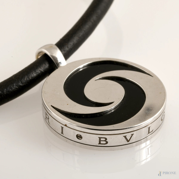 Pendente Bulgari della collezione "Optical" in oro bianco 18 kt con meccanismo in acciaio rotante...