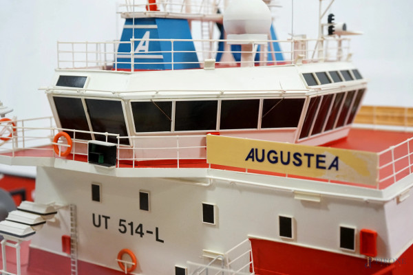 Modello della nave "Carlo Magno", XX secolo, entro teca in plexiglass, cm 70x124x38