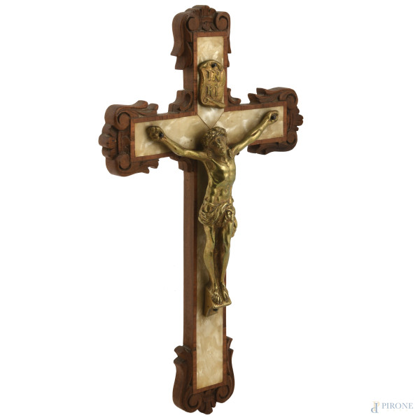 Crocifisso in bronzo dorato e legno, XX secolo, cm 32x29