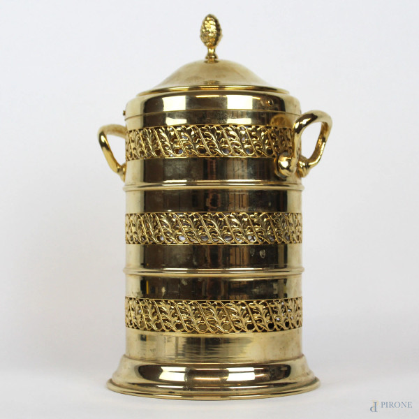Portaghiaccio in metallo dorato, coperchio con presa a foggia di ghianda e tre fasce traforate, cm h 24, XX secolo.