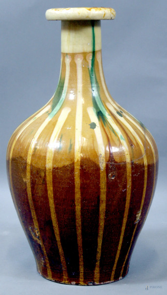 Vaso in ceramica smaltata e dipinta, arte cinese, inizi XX secolo, altezza cm 51, (restauro e difetti)