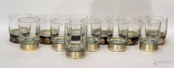 Lotto di dodici bicchieri per acqua e vino in cristallo