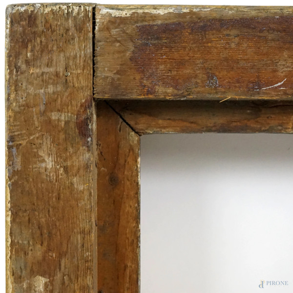 Cornice in legno inciso e dorato, XIX secolo, ingombro cm 80x64,5, battente cm 69x54