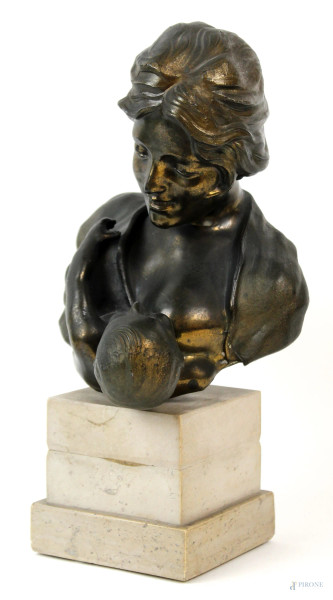 Maternità, scultura in metallo brunito, cm h 22, base in marmo