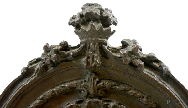 Scultura in bronzo raffigurante la Madonna in trono con il Bambino, base in legno, firmata D. Bar...