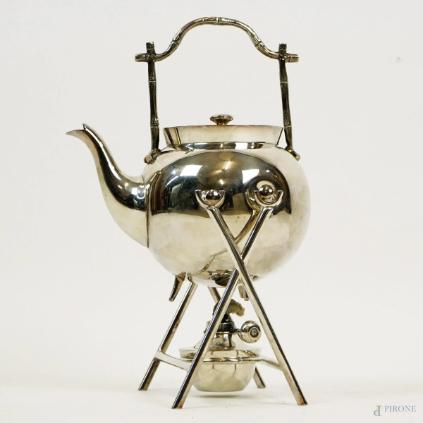 Tea kettle in metallo argentato, cm h 33, XX secolo, (segni del tempo).