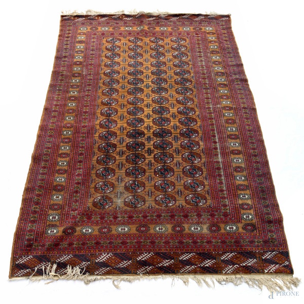 Tappeto Bukhara, cm 190x280, (segni di usura, difetti)