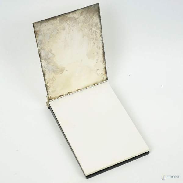 Blocco note da scrivania in argento 925, cm 3x19,5x13, XX secolo, (lievi difetti)