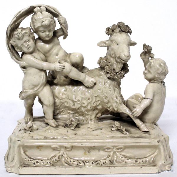 Putti con capretto, gruppo in maiolica bianca, Bassano XIX sec., H. 23 cm., (difetti).