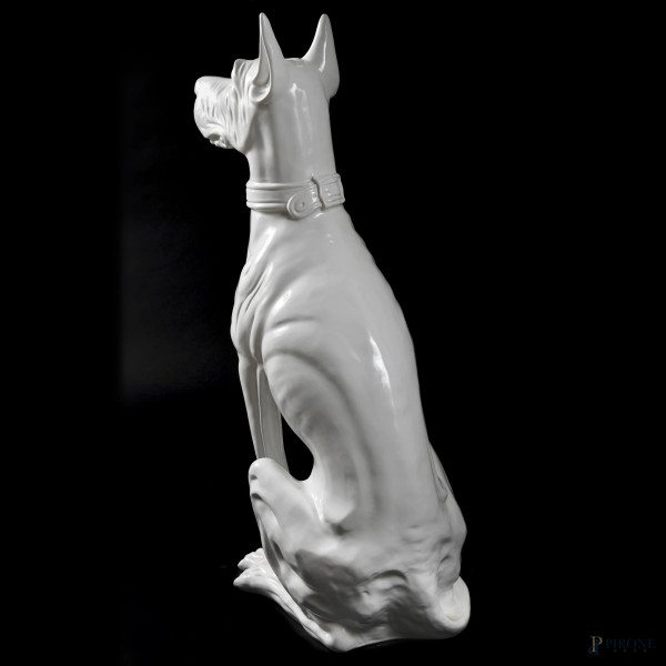 Alano, XX secolo, scultura in maiolica bianca, altezza cm 102, (restauri, difetti)