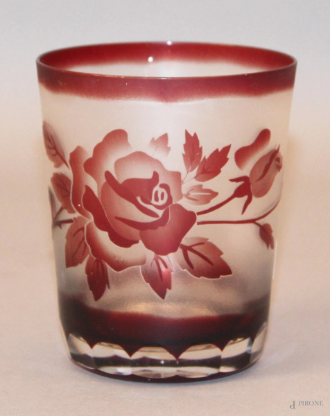 Bicchiere da collezione Royal Family in vetro sabbiato con decori floreali, H 11,5 cm.