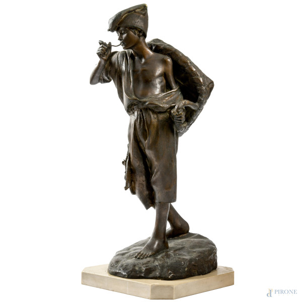 Achille  D'Orsi (Napoli 1845- Napoli 1929) Scugnizzo, scultura in bronzo poggiante su base in marmo  [..]
