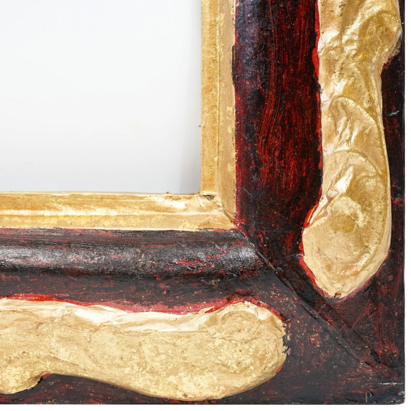 Lotto di tre cornici in cartapesta dorata dipinta a finto legno, XX secolo, ingombro cm 60,8x61 c...